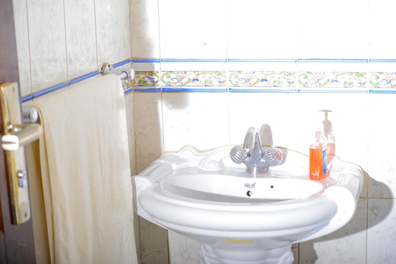 Kigezi Gardens Inn Kabale Екстер'єр фото